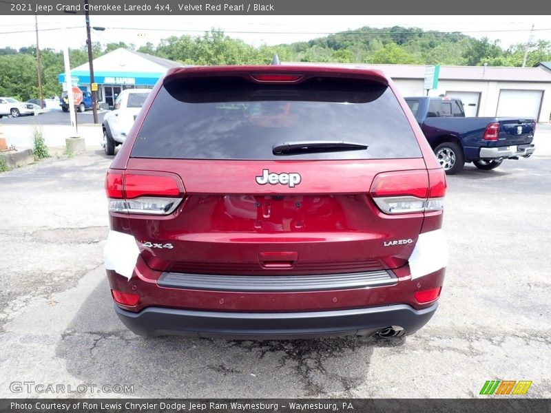 Velvet Red Pearl / Black 2021 Jeep Grand Cherokee Laredo 4x4