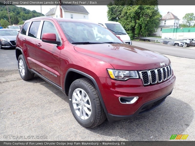 Velvet Red Pearl / Black 2021 Jeep Grand Cherokee Laredo 4x4