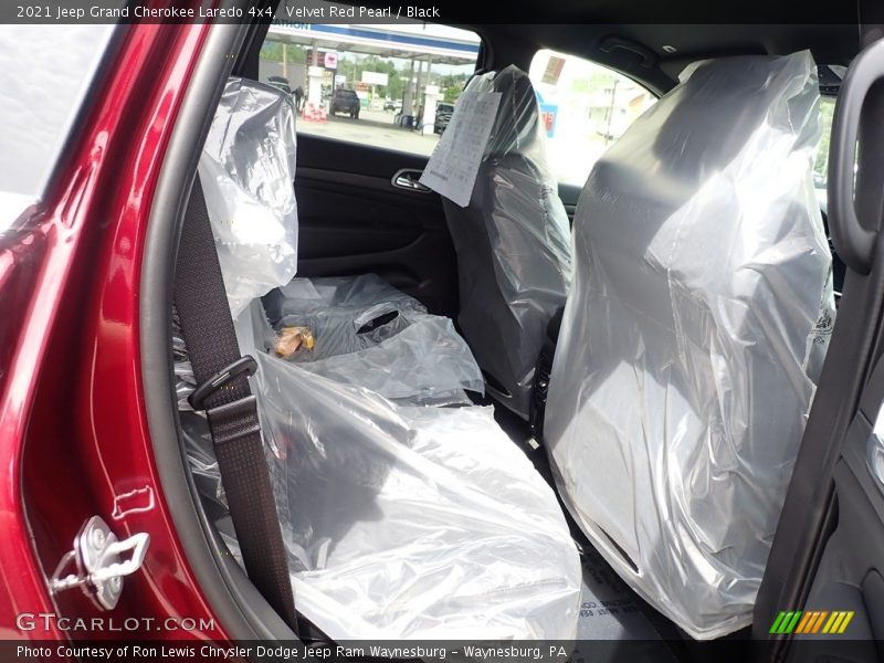 Velvet Red Pearl / Black 2021 Jeep Grand Cherokee Laredo 4x4