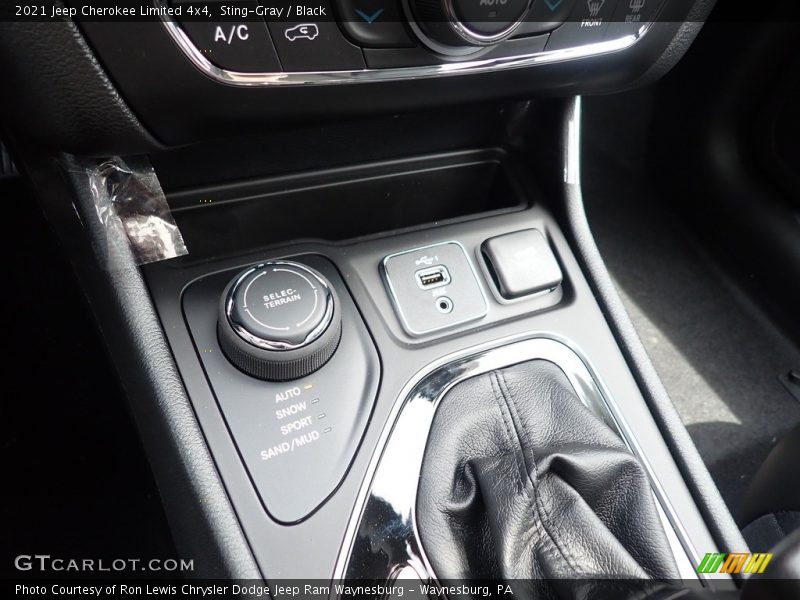 Sting-Gray / Black 2021 Jeep Cherokee Limited 4x4