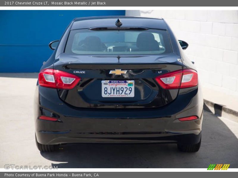 Mosaic Black Metallic / Jet Black 2017 Chevrolet Cruze LT