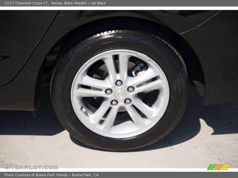 Mosaic Black Metallic / Jet Black 2017 Chevrolet Cruze LT