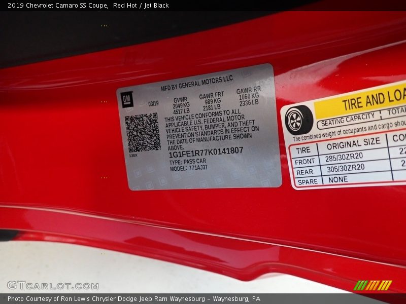 Red Hot / Jet Black 2019 Chevrolet Camaro SS Coupe