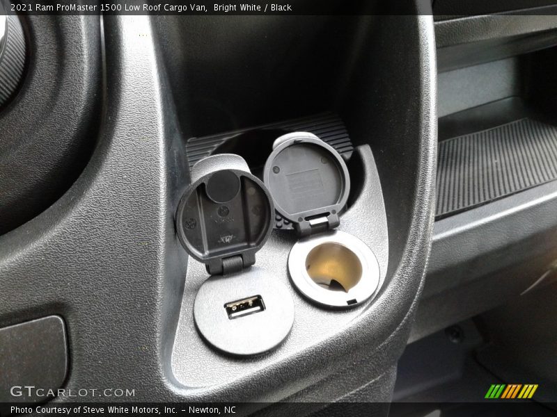 Bright White / Black 2021 Ram ProMaster 1500 Low Roof Cargo Van