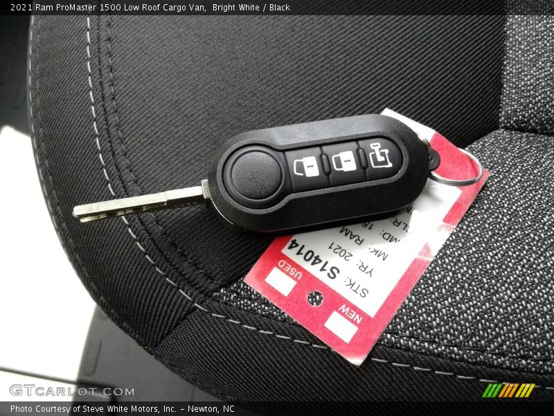 Bright White / Black 2021 Ram ProMaster 1500 Low Roof Cargo Van