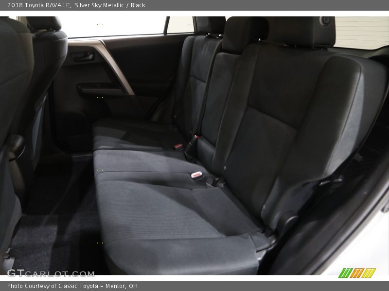 Silver Sky Metallic / Black 2018 Toyota RAV4 LE