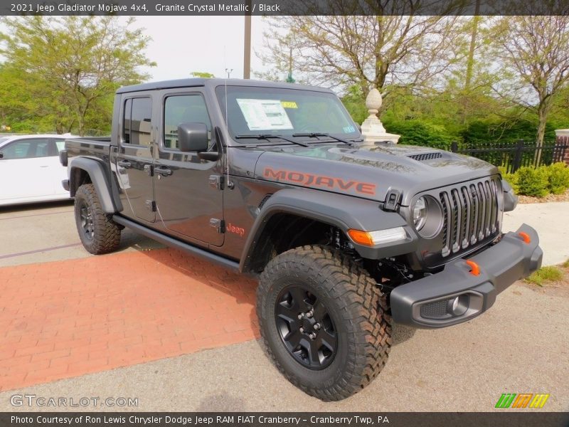 Front 3/4 View of 2021 Gladiator Mojave 4x4
