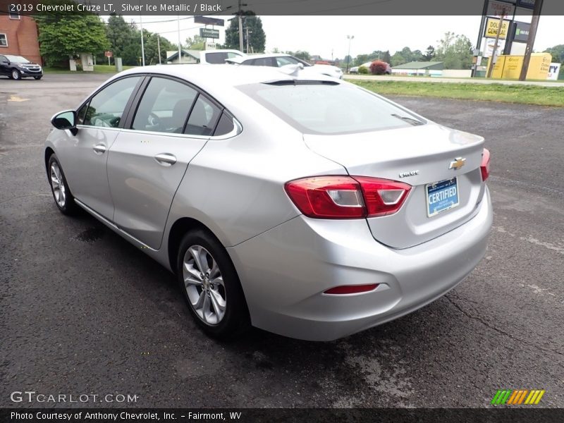 Silver Ice Metallic / Black 2019 Chevrolet Cruze LT
