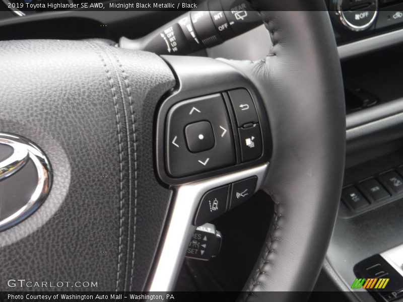 Midnight Black Metallic / Black 2019 Toyota Highlander SE AWD