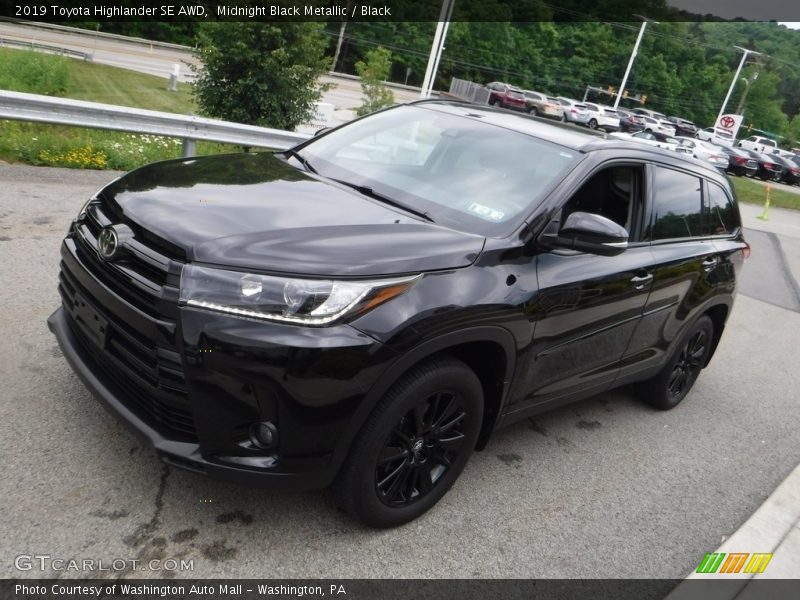 Midnight Black Metallic / Black 2019 Toyota Highlander SE AWD