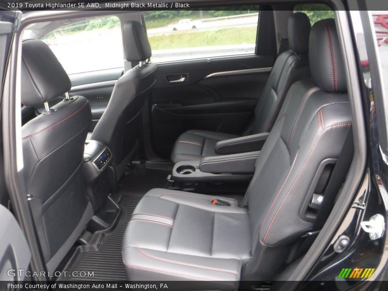 Midnight Black Metallic / Black 2019 Toyota Highlander SE AWD