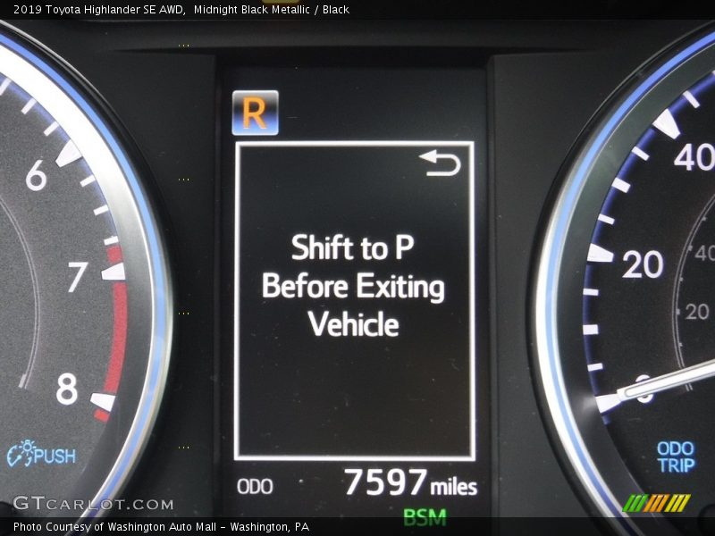 Midnight Black Metallic / Black 2019 Toyota Highlander SE AWD