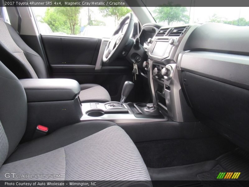 Magnetic Gray Metallic / Graphite 2017 Toyota 4Runner SR5 4x4