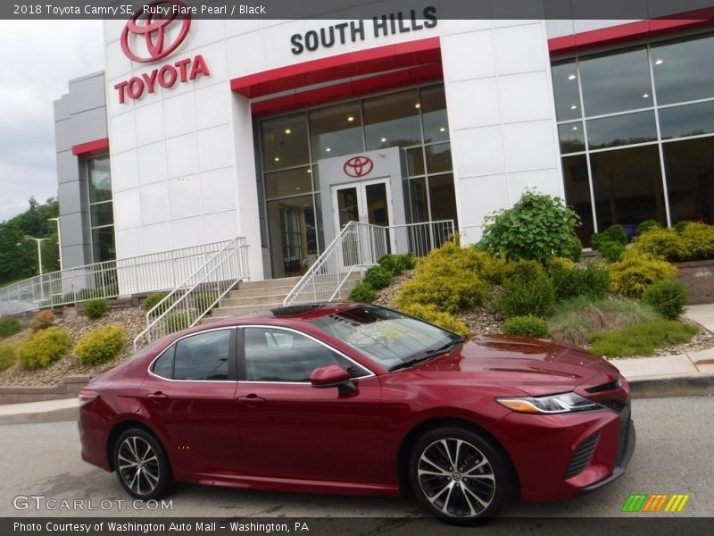 Ruby Flare Pearl / Black 2018 Toyota Camry SE