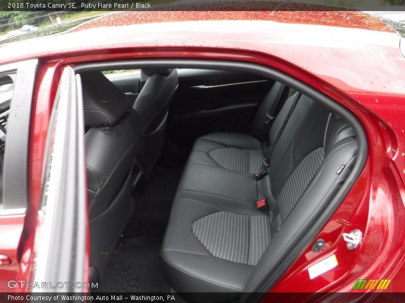 Ruby Flare Pearl / Black 2018 Toyota Camry SE