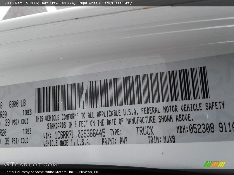 Bright White / Black/Diesel Gray 2016 Ram 1500 Big Horn Crew Cab 4x4