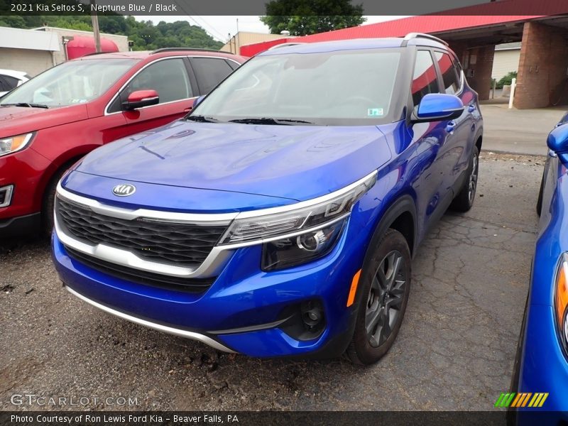 Neptune Blue / Black 2021 Kia Seltos S