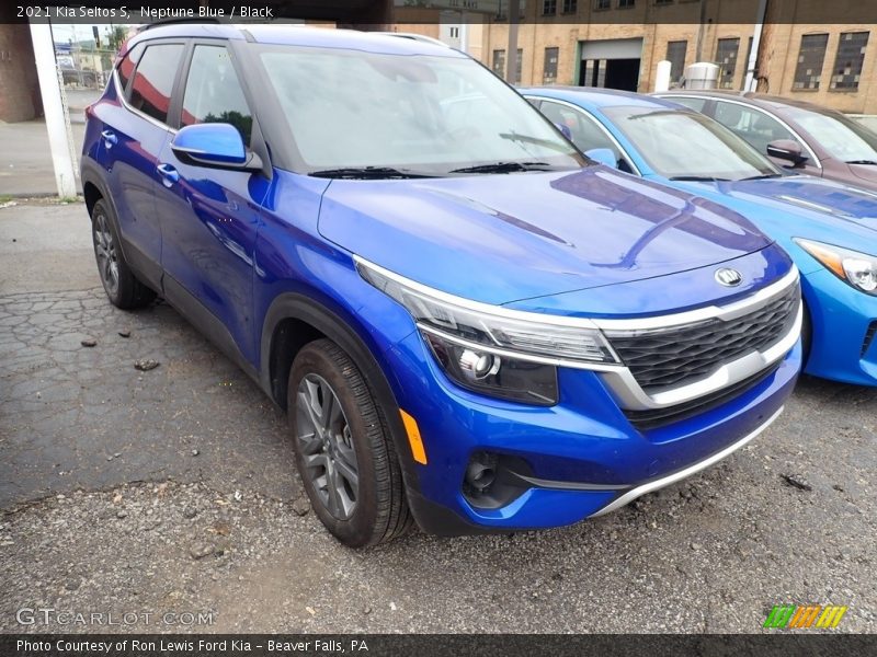 Front 3/4 View of 2021 Seltos S