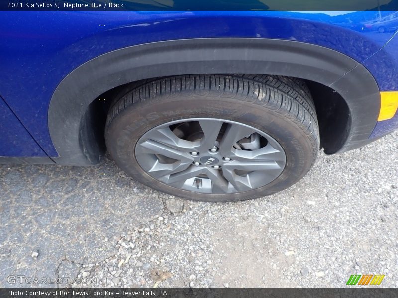 Neptune Blue / Black 2021 Kia Seltos S