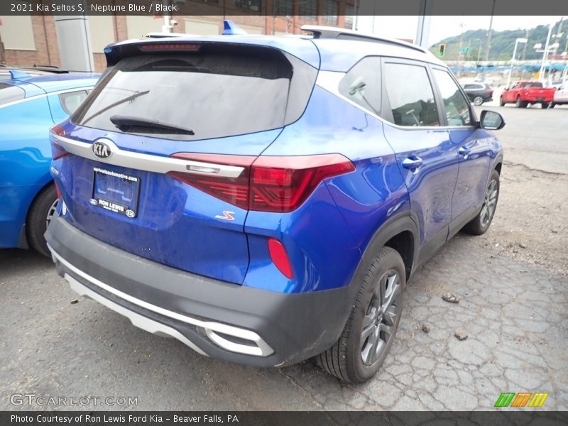 Neptune Blue / Black 2021 Kia Seltos S