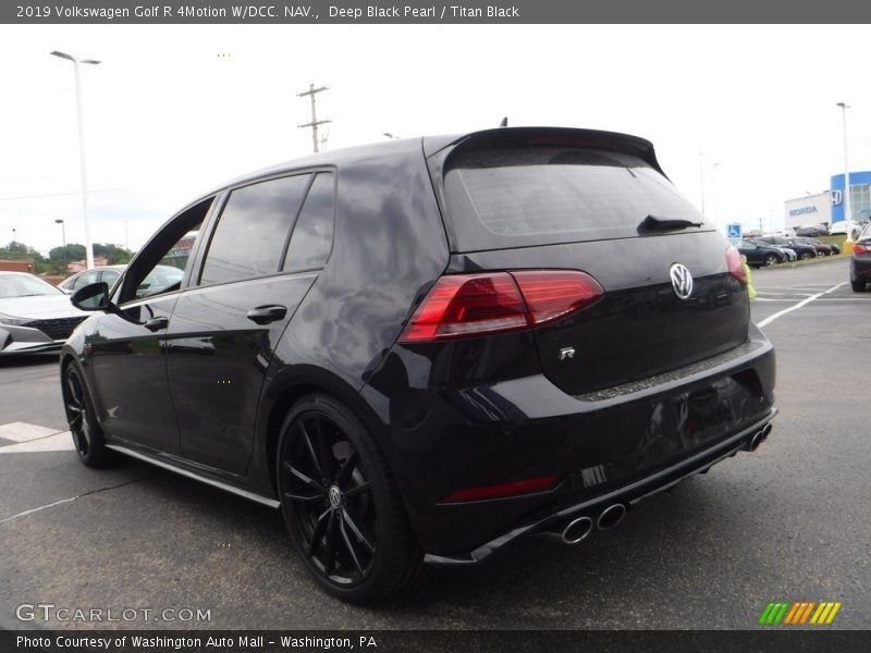 Deep Black Pearl / Titan Black 2019 Volkswagen Golf R 4Motion W/DCC. NAV.