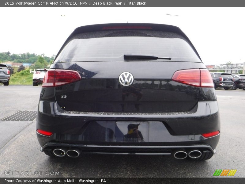 Deep Black Pearl / Titan Black 2019 Volkswagen Golf R 4Motion W/DCC. NAV.