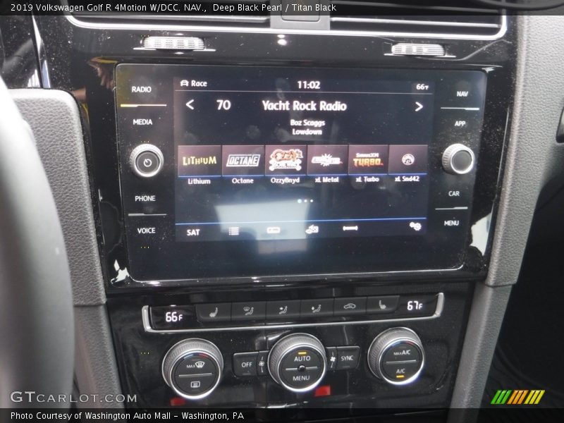 Controls of 2019 Golf R 4Motion W/DCC. NAV.