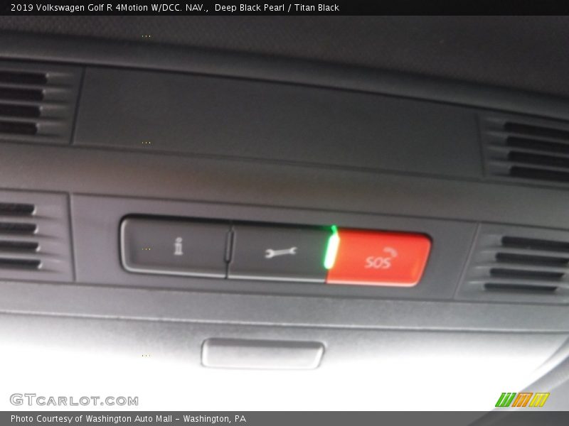 Deep Black Pearl / Titan Black 2019 Volkswagen Golf R 4Motion W/DCC. NAV.