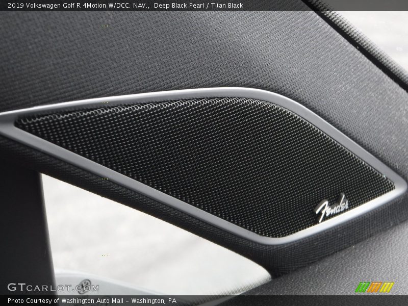 Deep Black Pearl / Titan Black 2019 Volkswagen Golf R 4Motion W/DCC. NAV.