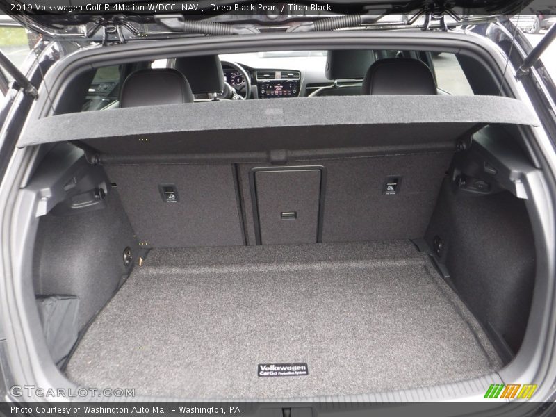  2019 Golf R 4Motion W/DCC. NAV. Trunk