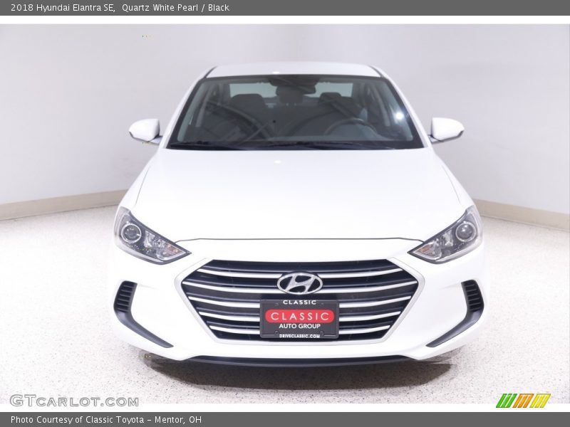 Quartz White Pearl / Black 2018 Hyundai Elantra SE