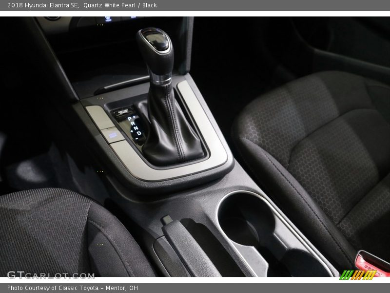 Quartz White Pearl / Black 2018 Hyundai Elantra SE