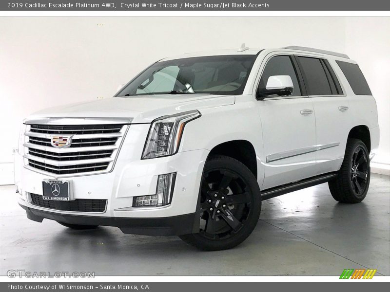 Front 3/4 View of 2019 Escalade Platinum 4WD