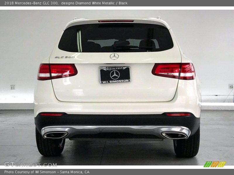 designo Diamond White Metallic / Black 2018 Mercedes-Benz GLC 300