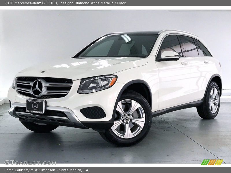 Front 3/4 View of 2018 GLC 300