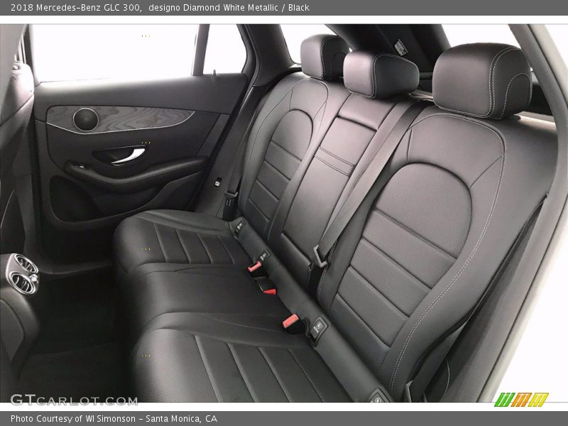 designo Diamond White Metallic / Black 2018 Mercedes-Benz GLC 300