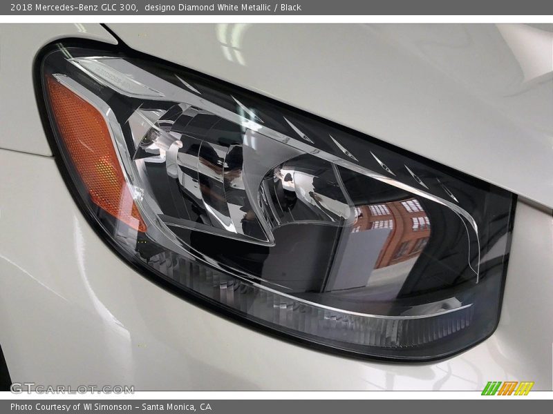 designo Diamond White Metallic / Black 2018 Mercedes-Benz GLC 300