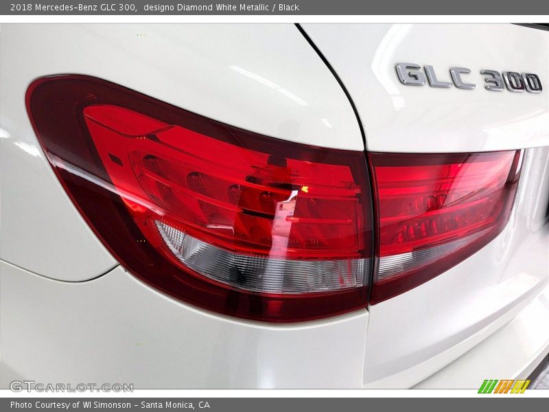 designo Diamond White Metallic / Black 2018 Mercedes-Benz GLC 300