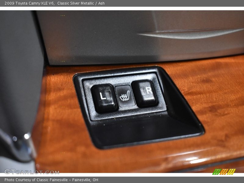 Classic Silver Metallic / Ash 2009 Toyota Camry XLE V6