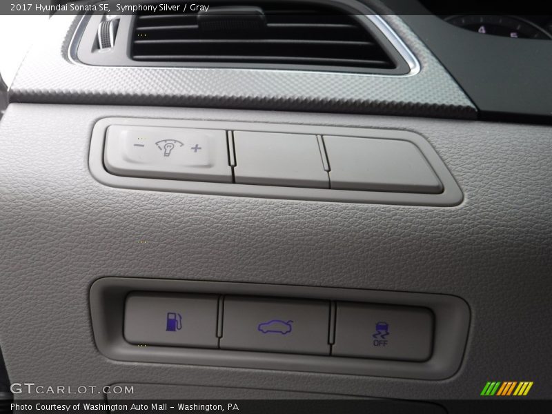 Symphony Silver / Gray 2017 Hyundai Sonata SE