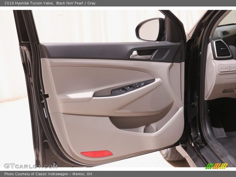 Black Noir Pearl / Gray 2019 Hyundai Tucson Value