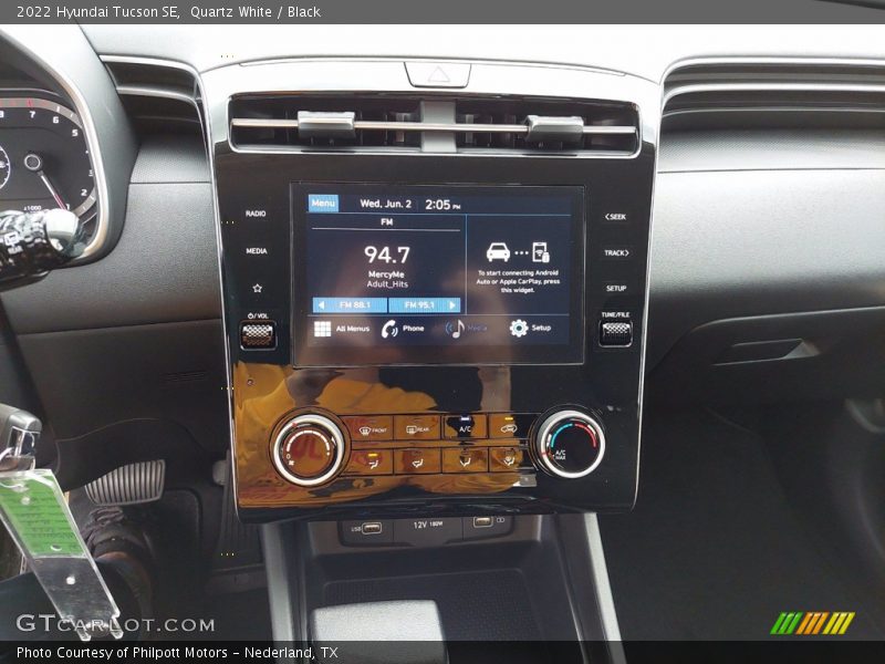Quartz White / Black 2022 Hyundai Tucson SE
