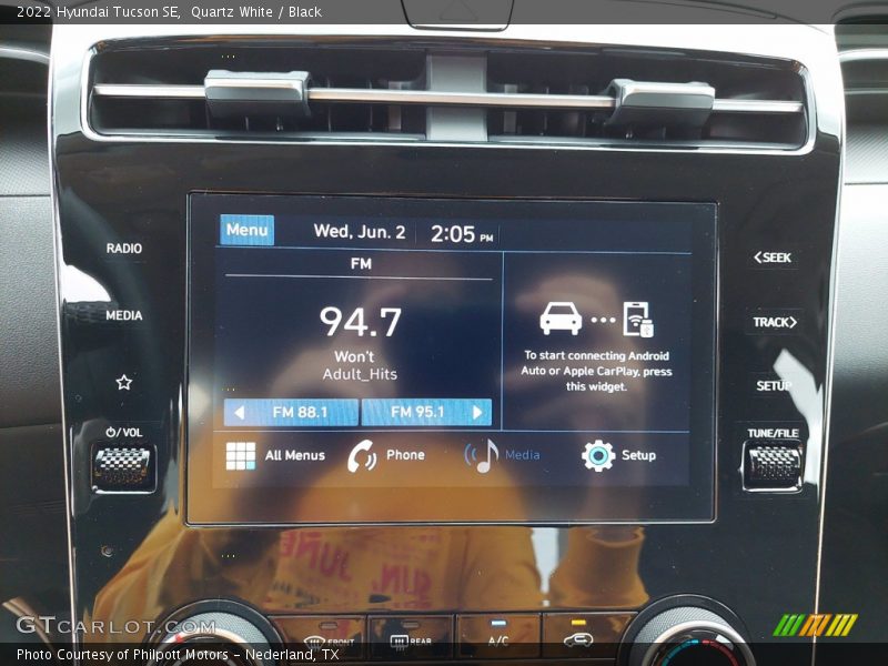 Quartz White / Black 2022 Hyundai Tucson SE