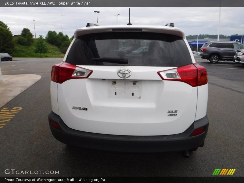 Super White / Ash 2015 Toyota RAV4 XLE AWD