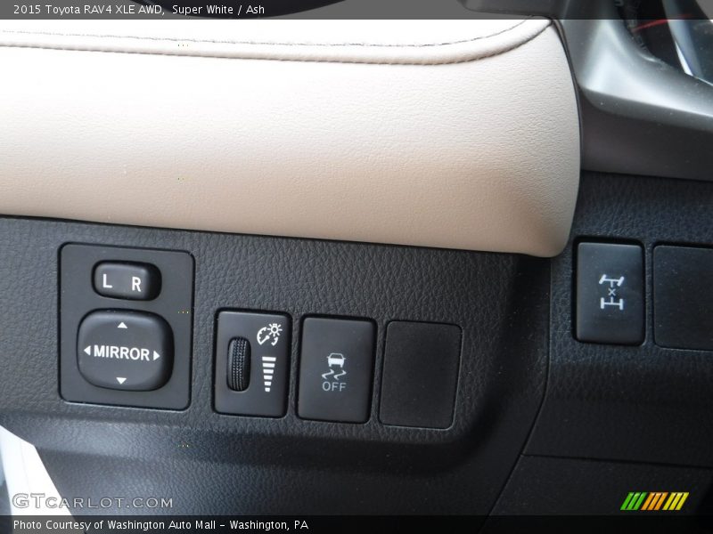 Super White / Ash 2015 Toyota RAV4 XLE AWD
