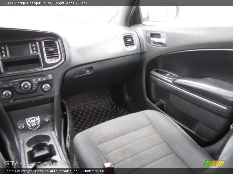 Bright White / Black 2011 Dodge Charger Police
