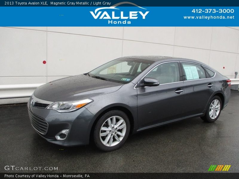 Magnetic Gray Metallic / Light Gray 2013 Toyota Avalon XLE