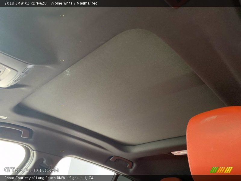 Alpine White / Magma Red 2018 BMW X2 xDrive28i