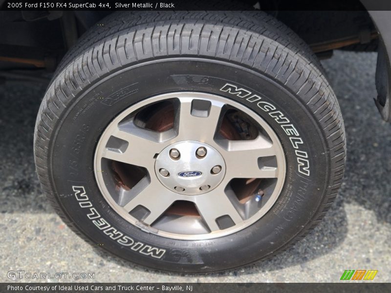 Silver Metallic / Black 2005 Ford F150 FX4 SuperCab 4x4