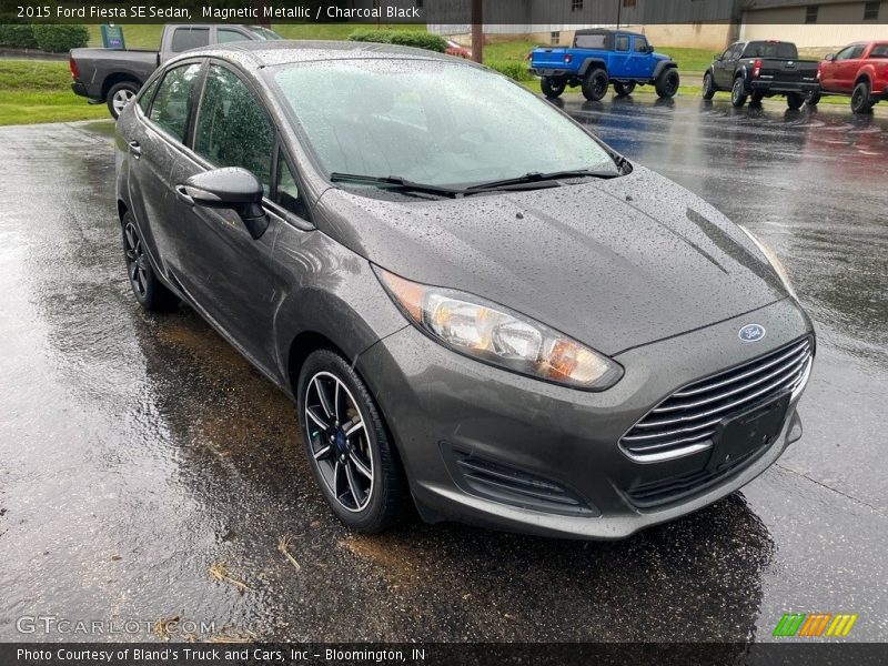 Magnetic Metallic / Charcoal Black 2015 Ford Fiesta SE Sedan